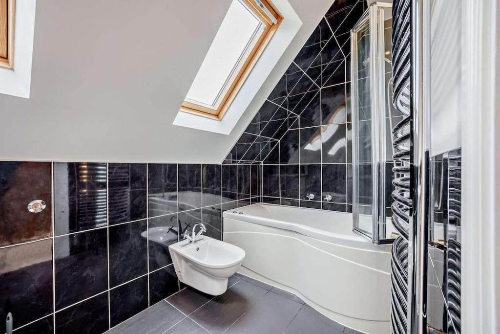 Beautiful 4-5 Bedroom Village House With Rural Views Salford  Dış mekan fotoğraf