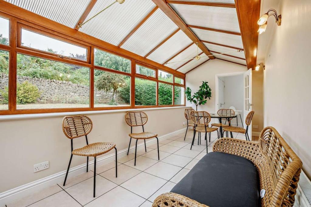 Beautiful 4-5 Bedroom Village House With Rural Views Salford  Dış mekan fotoğraf