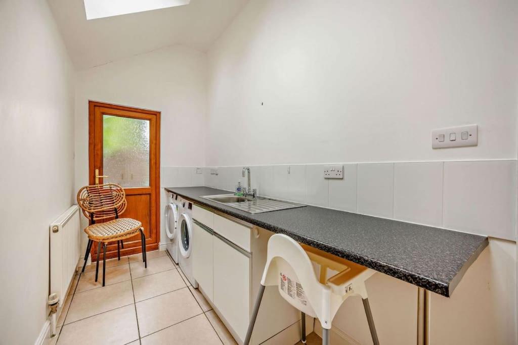 Beautiful 4-5 Bedroom Village House With Rural Views Salford  Dış mekan fotoğraf